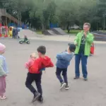 В городском парке культуры и отдыха города Чехов прошел веселый праздник под названием «Здравствуй, осень!» Сотрудники ДК «Мечта» м. о. Чехов провели увлекательную конкурсно-игровую программу для детей.